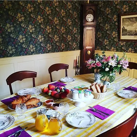 Chez Louise Bed & Breakfast 3*