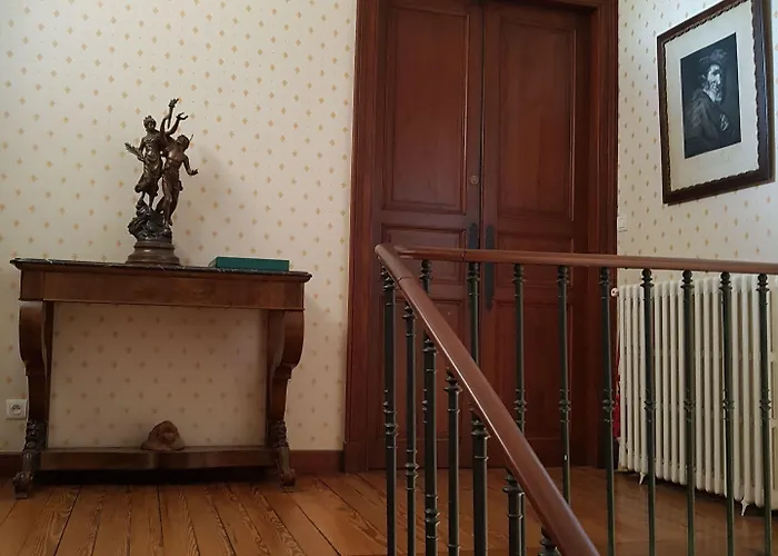 Chez Louise Bed & Breakfast 3*