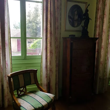 Chez Louise Bed & Breakfast 3*