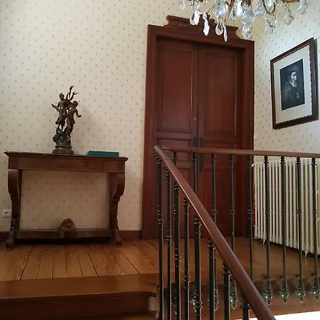 Chez Louise Bed & Breakfast 3*