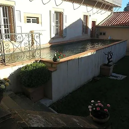 فندق مبيت وإفطار Chez Louise 3*