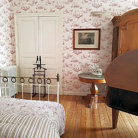 Chez Louise فندق مبيت وإفطار